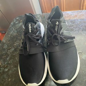 Addidas sneakers size 10! Best fits 10.5